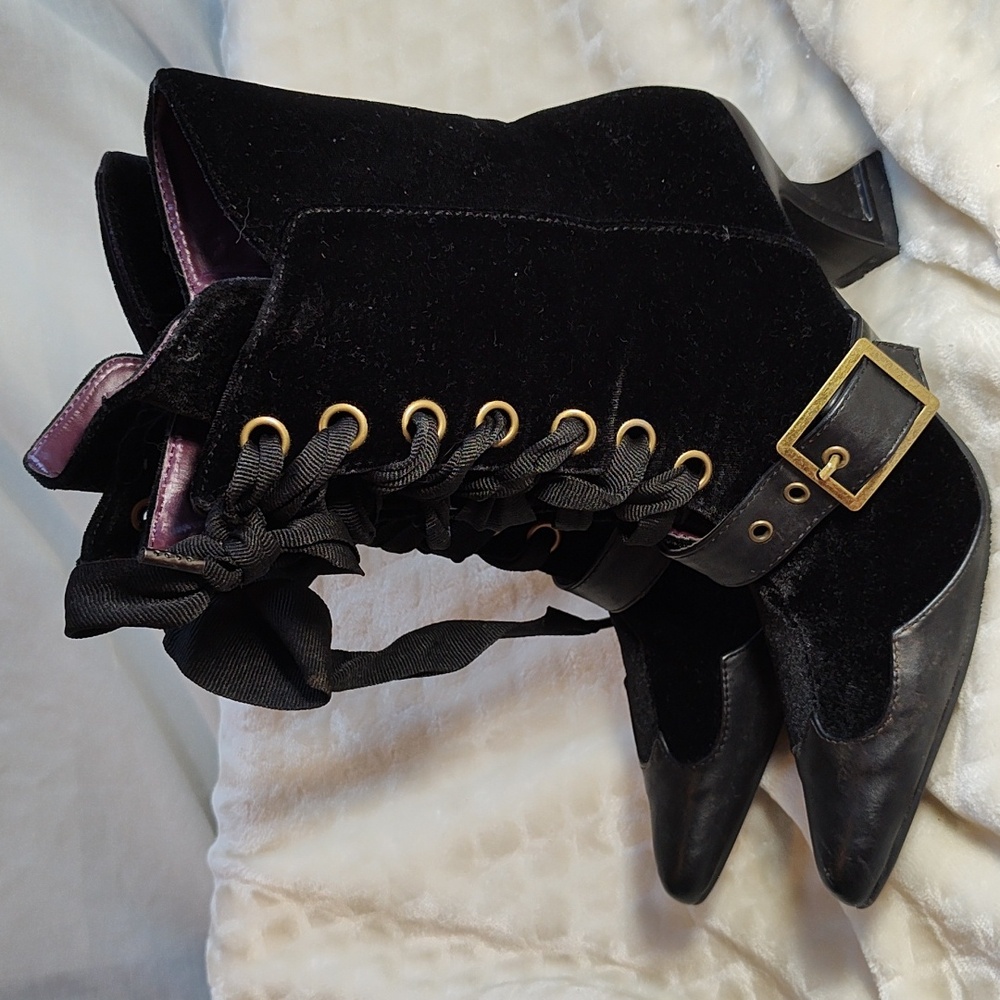 ELLIE Brand Booties - Picture 4 of 7